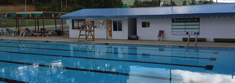 Life is cool in the pool !